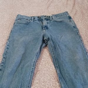 Wrangler relaxed fit 32x32 blue jeans